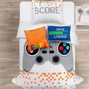 NWT Video Game Twin Quilt Bedding Set